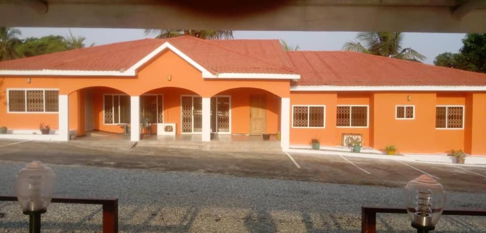Jamaica Inn Guest House Botianaw Экстерьер фото