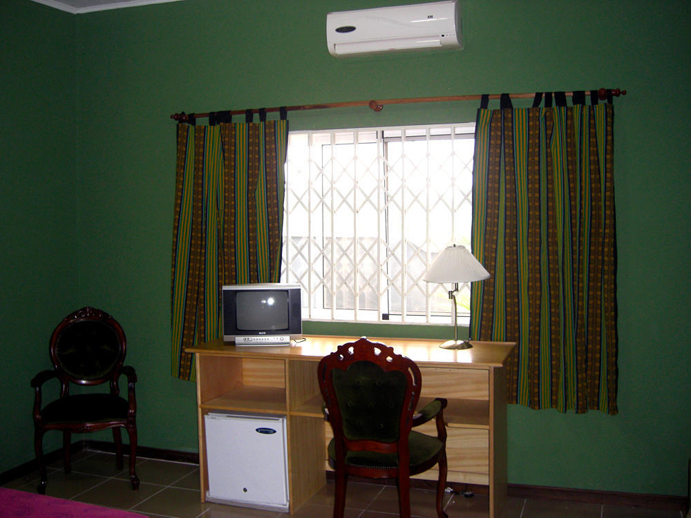 Jamaica Inn Guest House Botianaw Номер фото