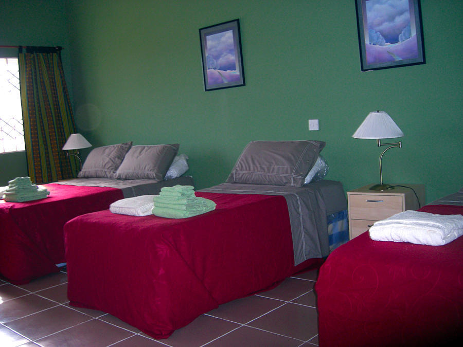 Jamaica Inn Guest House Botianaw Номер фото