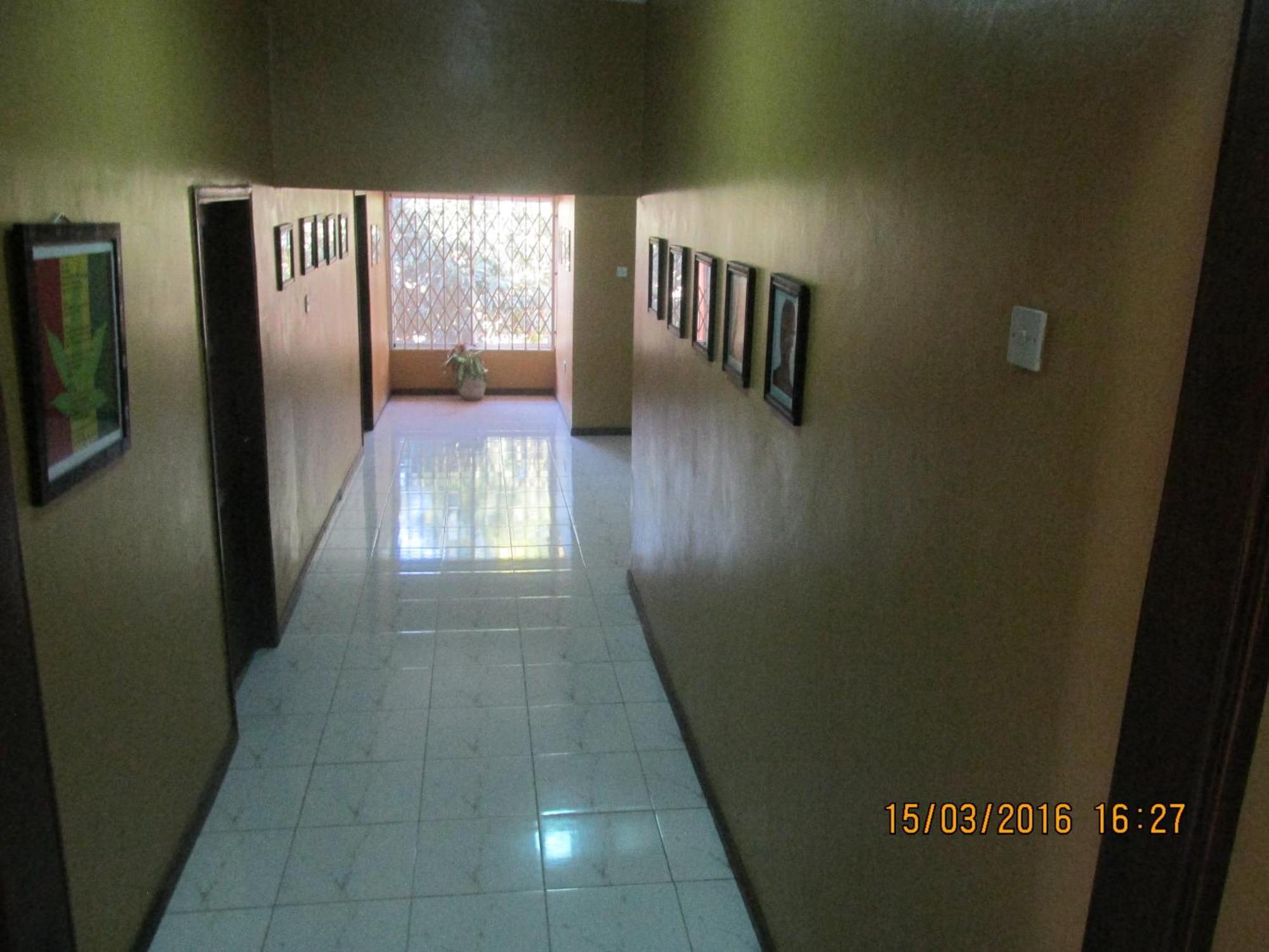 Jamaica Inn Guest House Botianaw Экстерьер фото