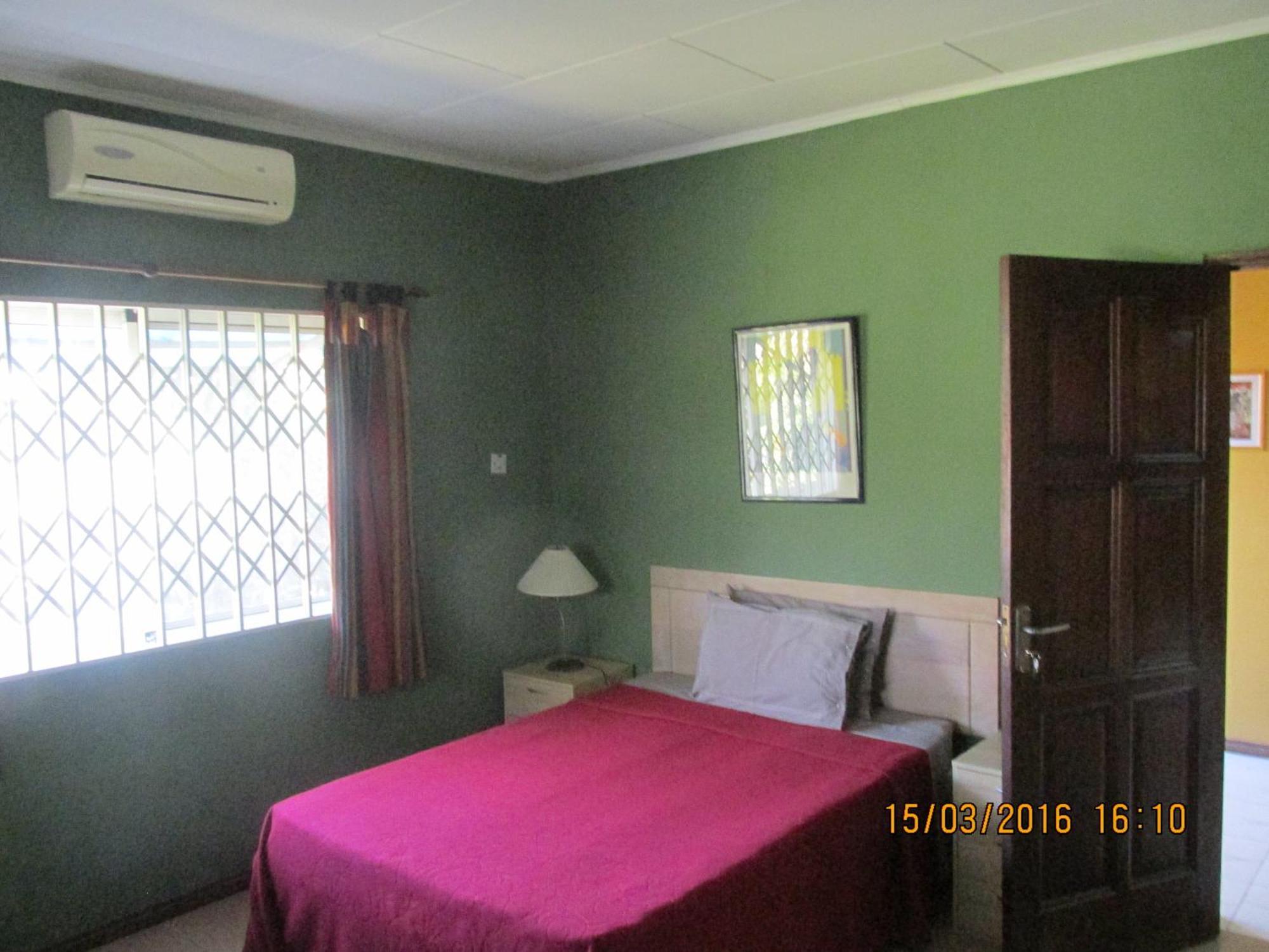Jamaica Inn Guest House Botianaw Экстерьер фото